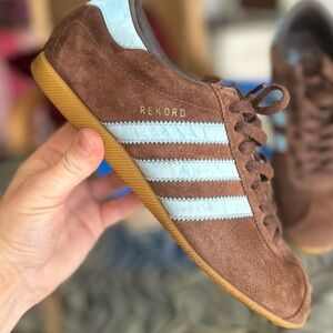 Vintage ADIDAS RECORD M 8.5 brown suede light blue stripe- RARE size